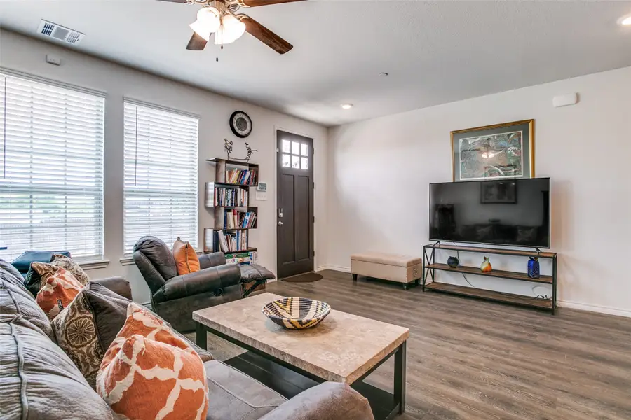 2402 Eureka Way, Lewisville, TX 75056 - #3