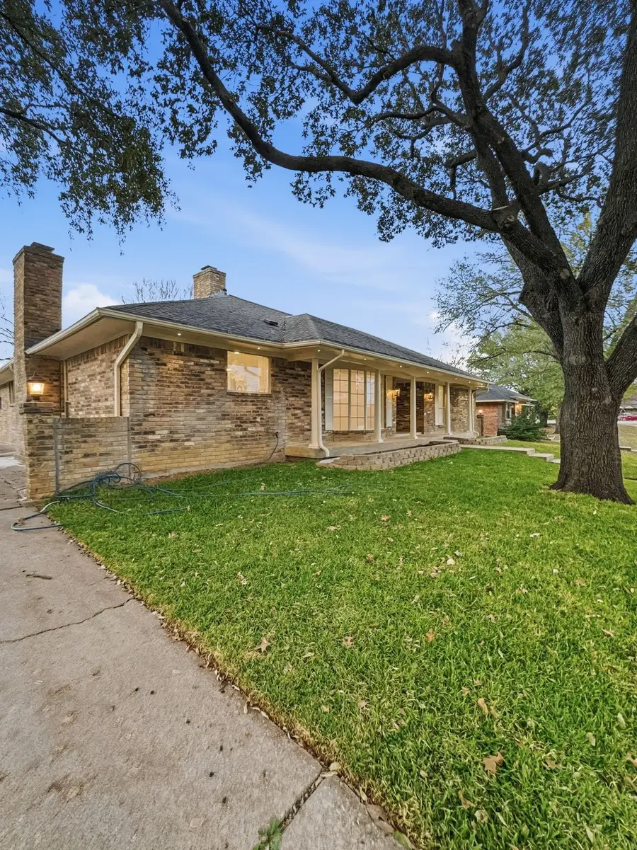 2409 Castle Street, Irving, TX 75038 - Image #2
