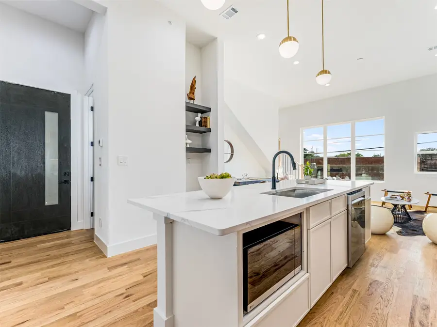 2080 Kelly Avenue #105, Dallas, TX 75215 - Image #2