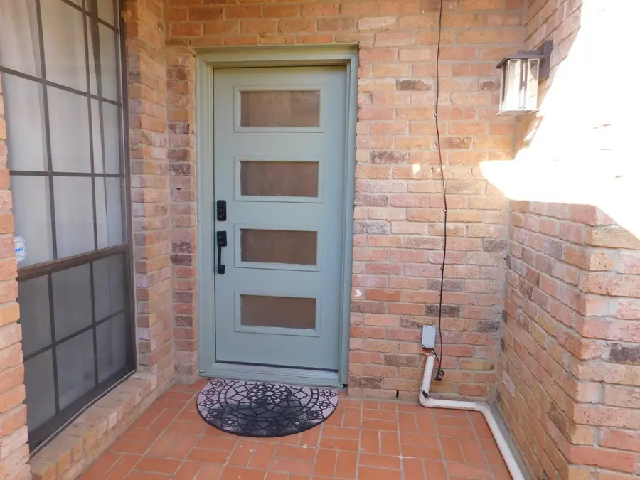 622 Crowley Road, Arlington, TX 76012 - #2