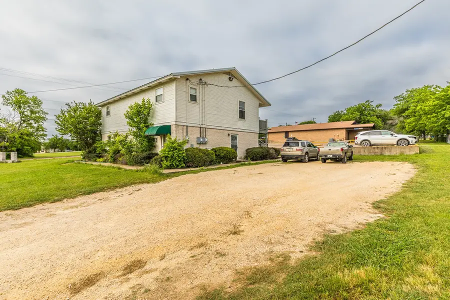 520 Liveoak Street, Clifton, TX 76634 - Image #2