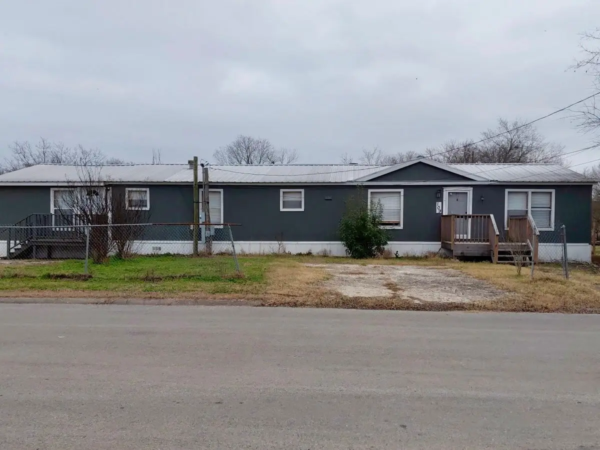 109 T A Carroll Avenue, Corsicana, TX 75110 - Image #1