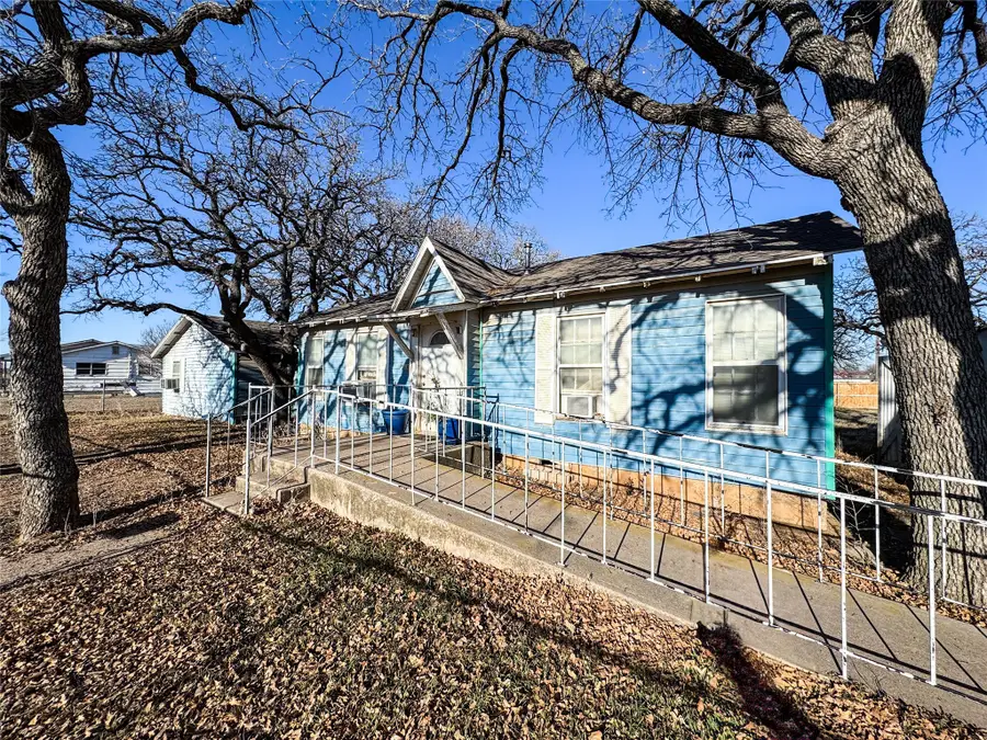 2007 Avenue E, Cisco, TX 76437 - Image #2