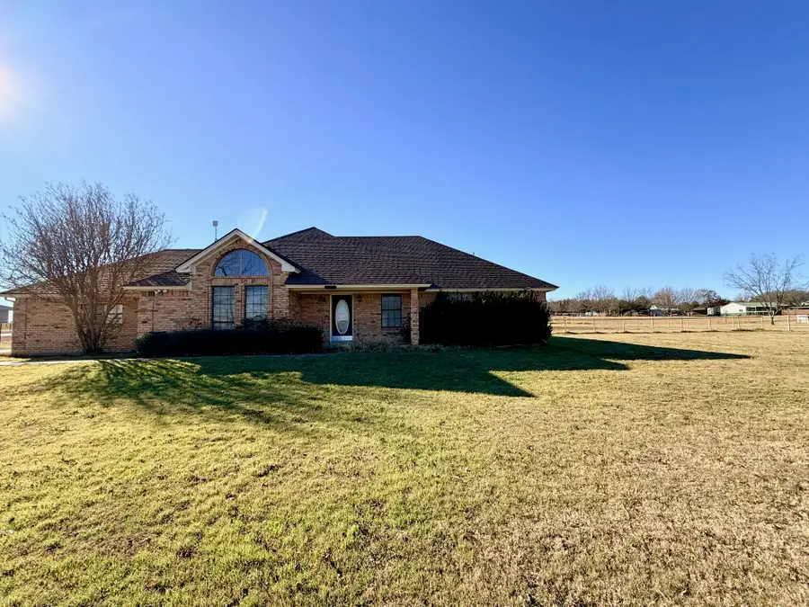 300 Ridge Road, Decatur, TX 76234 - Image #2