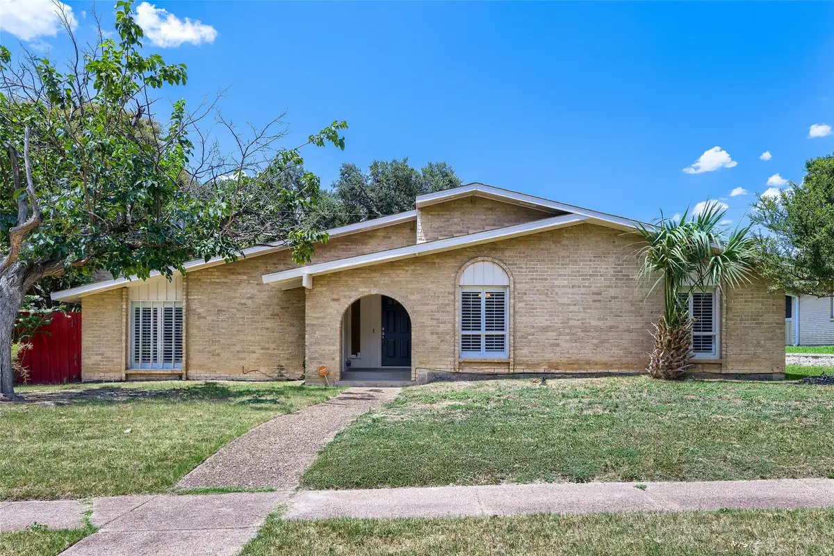 6639 Roundrock Road, Dallas, TX 75248 - #1