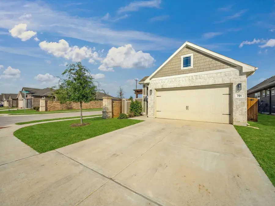 701 Presidio Street, Aubrey, TX 76227 - Image #2