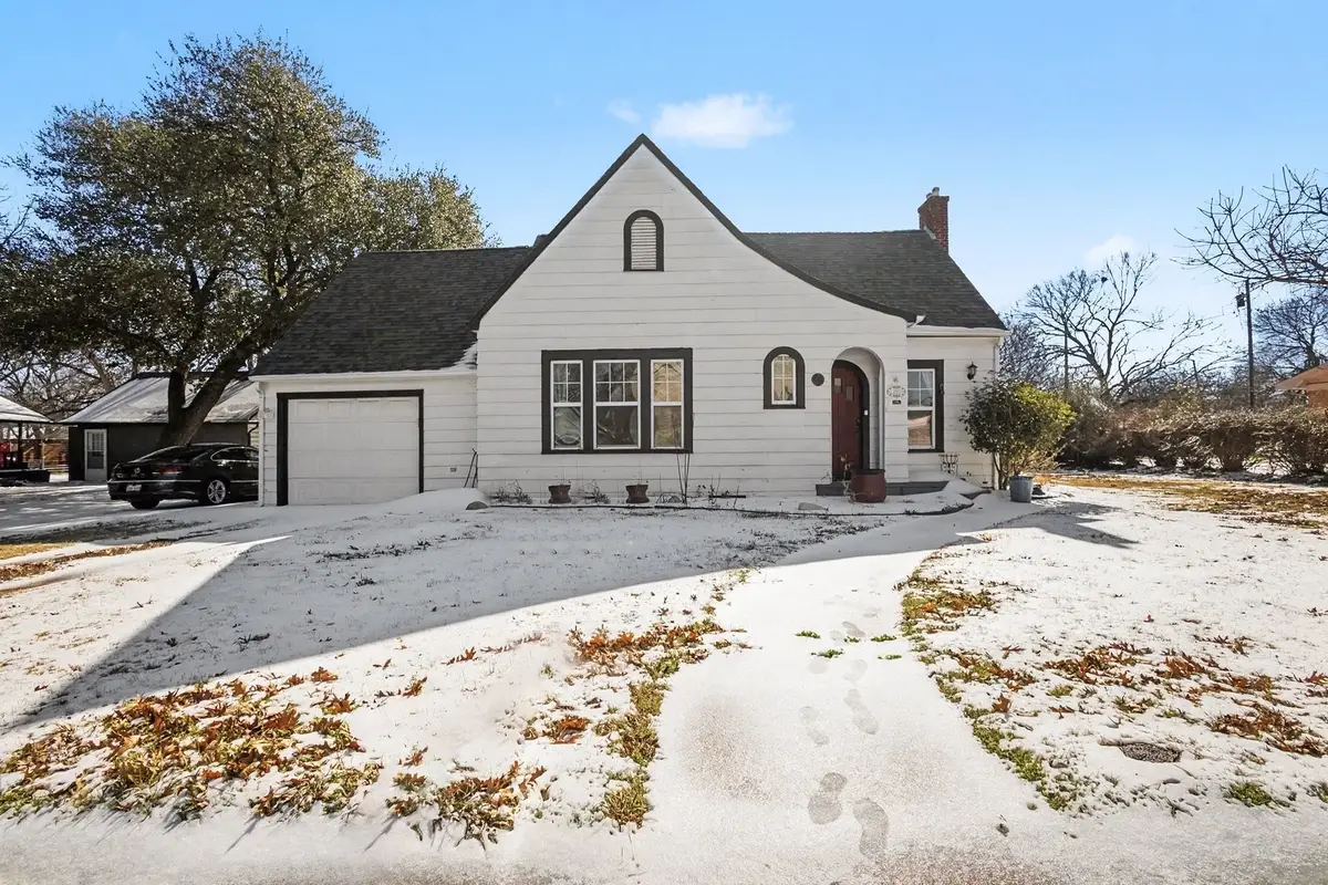 605 W Crockett Street, Ennis, TX 75119 - Image #1