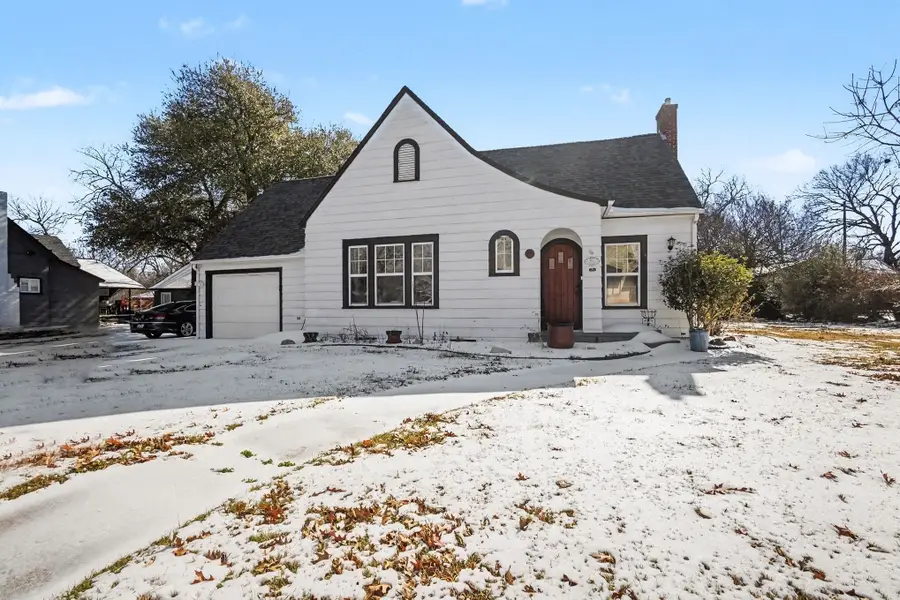 605 W Crockett Street, Ennis, TX 75119 - Image #3