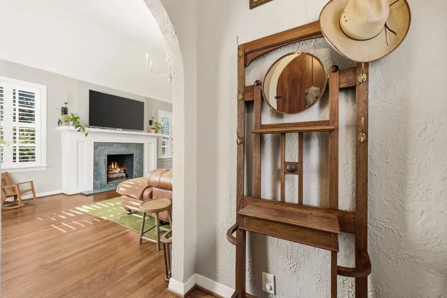 904 Clermont Avenue, Dallas, TX 75223 - #3