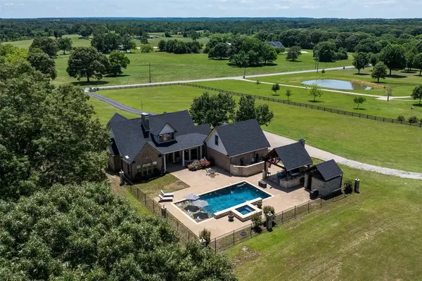 106 Timber Hill, Athens, TX 75751