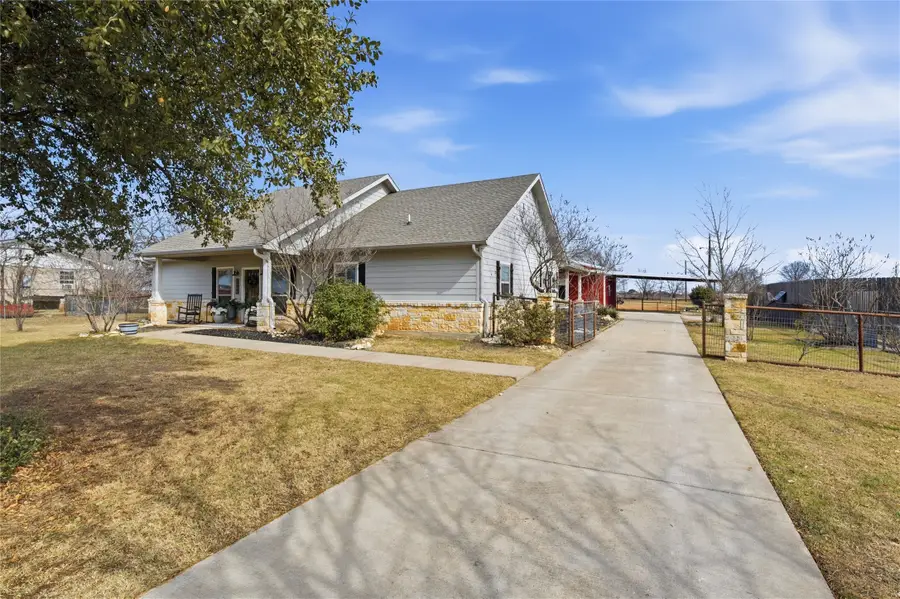 1130 N Lone Star Parkway, McGregor, TX 76657 - Image #3