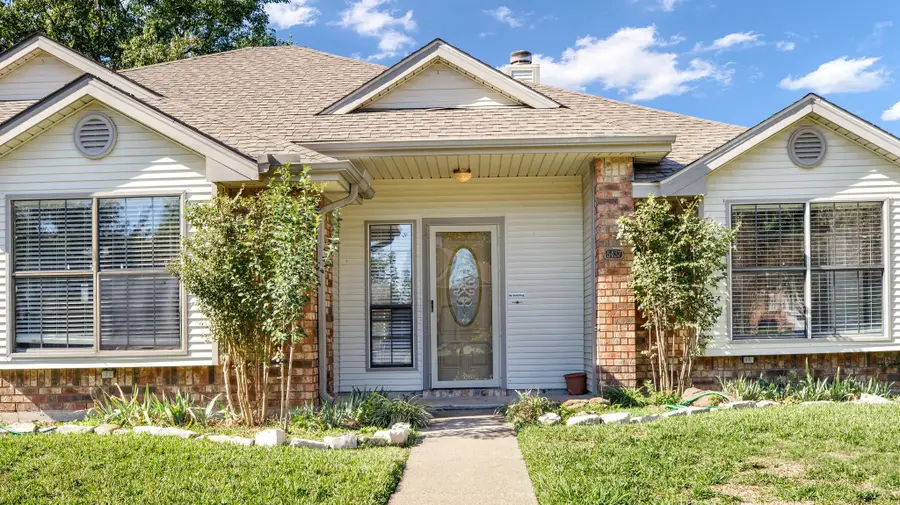 5437 Meadow Vista Lane, Garland, TX 75043 - Image #3