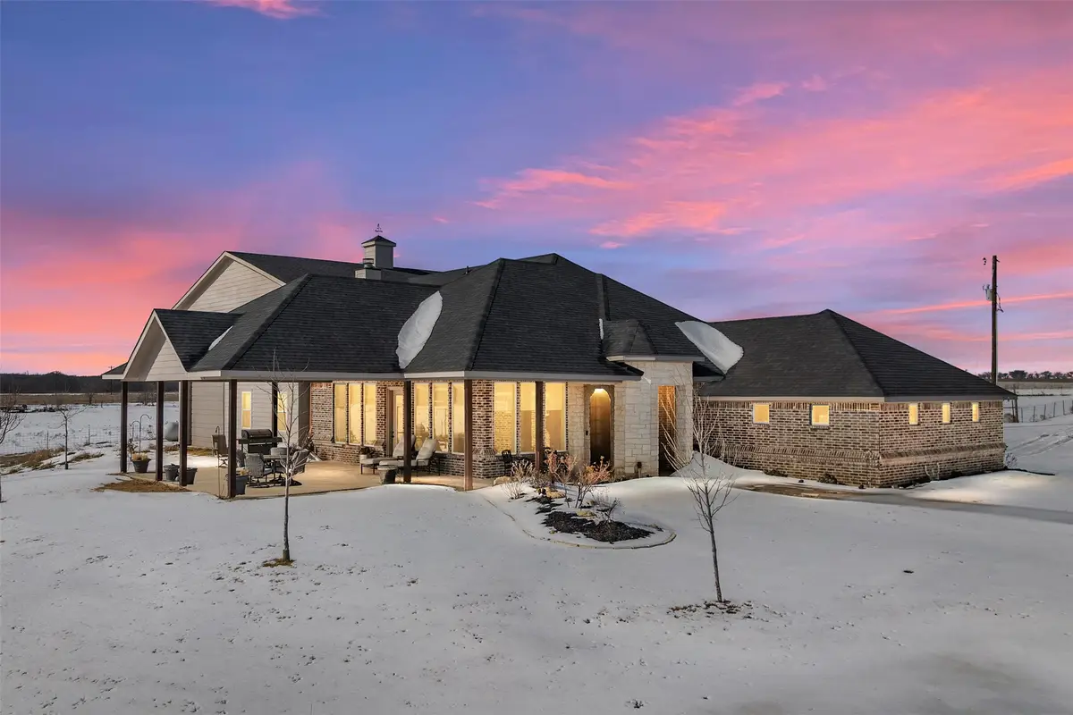 2790 W Farm To Market Road, Valley View, TX 76272 - Image #1