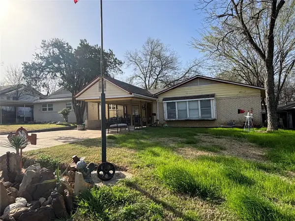 829 W Church Street, Grand Prairie, TX 75050