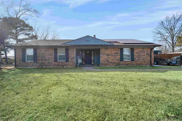 1712 Wildwood Street, Corinth, TX 76210