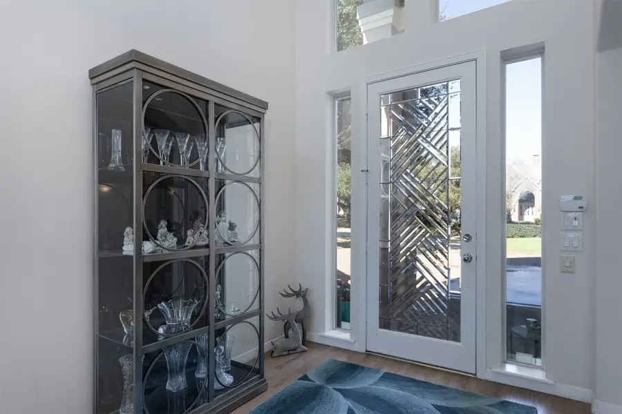 824 Hills Creek Drive, McKinney, TX 75072 - Image #3