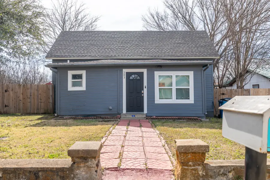 203 W Purdom Avenue, Alvarado, TX 76009 - #2