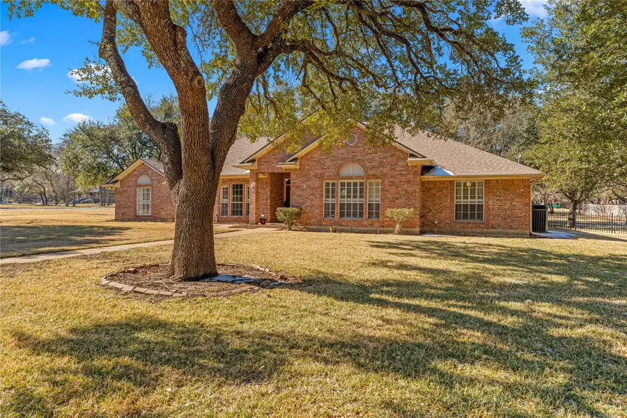 201 Cobblestone Lane, Crawford, TX 76638 - Image #2
