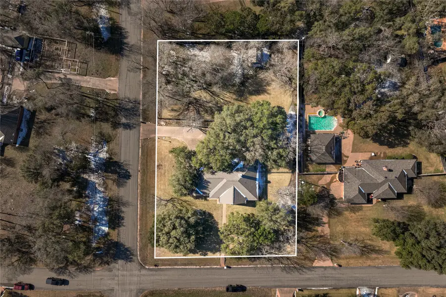 201 Cobblestone Lane, Crawford, TX 76638 - Image #3