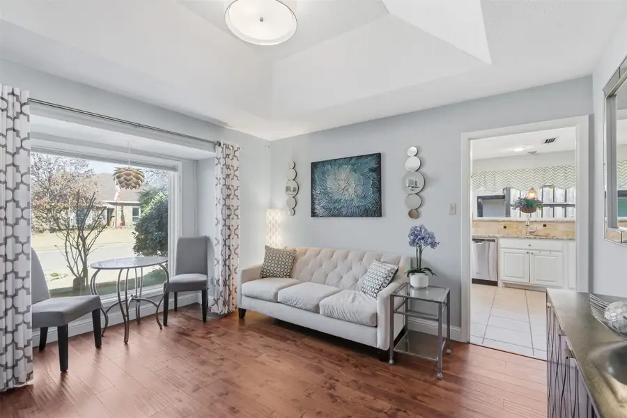 10118 Apple Creek Drive, Dallas, TX 75243 - Image #2