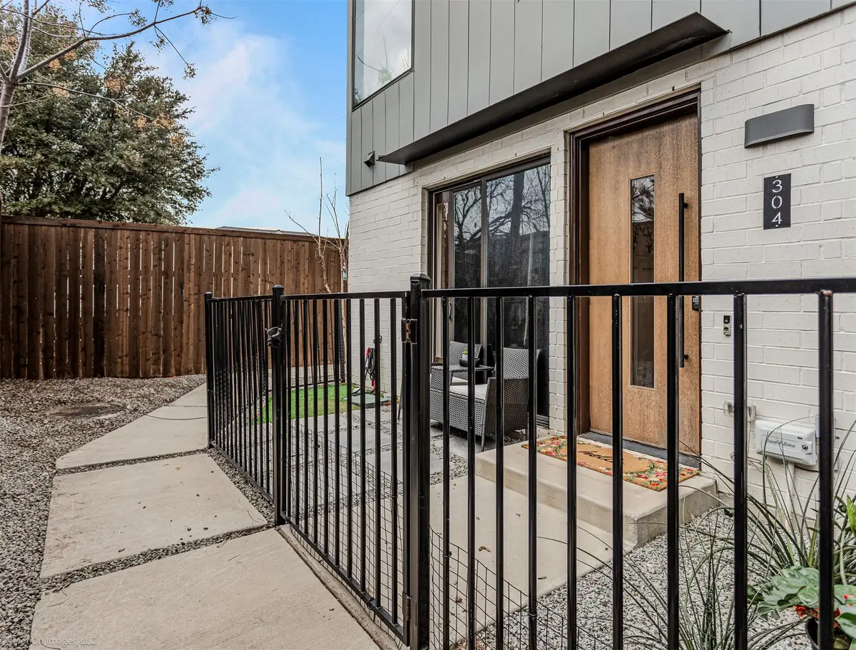 304 Mathey Court, Dallas, TX 75208 - Image #1
