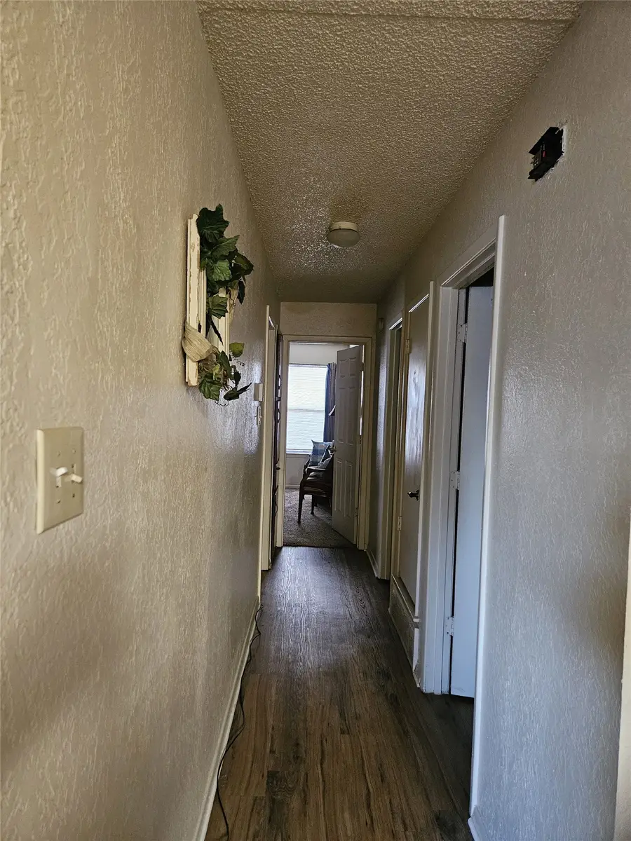 1049 Cottonwood Trail, Benbrook, TX 76126 - #2