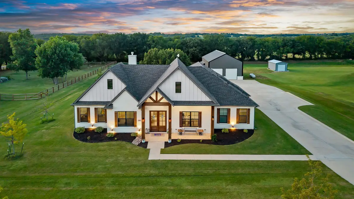 7360 Shady Oak Drive, Aubrey, TX 76227 - Image #1