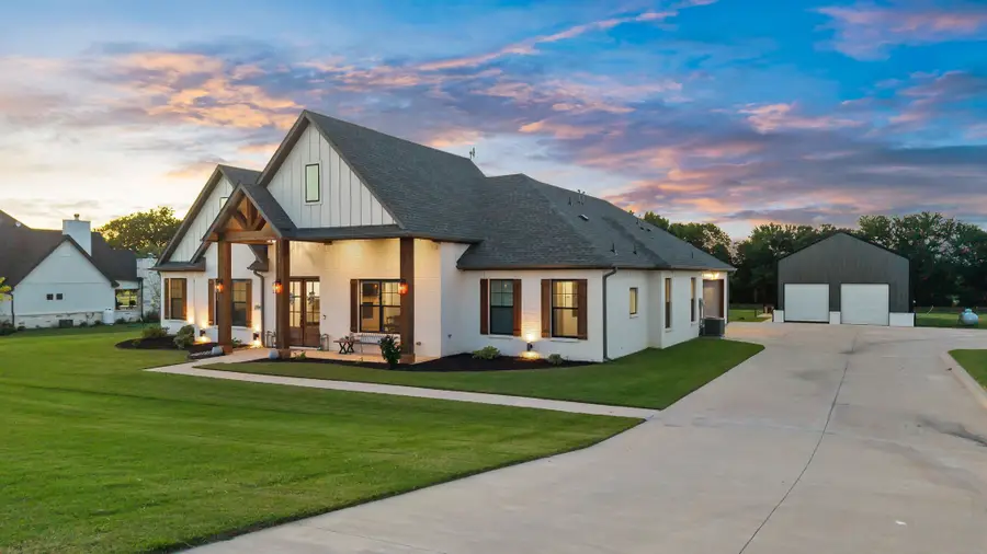 7360 Shady Oak Drive, Aubrey, TX 76227 - Image #3