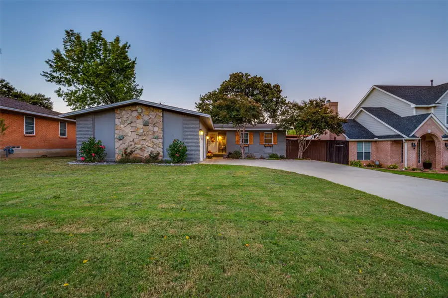 181 Pine Drive, Lewisville, TX 75057 - #2