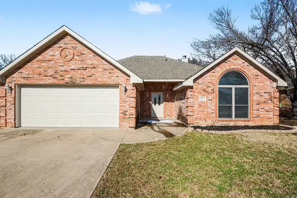 1864 Nottingham Drive, Kaufman, TX 75142