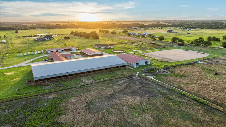 1461 Hog Town Rd Road, Collinsville, TX 76233 - Image #3