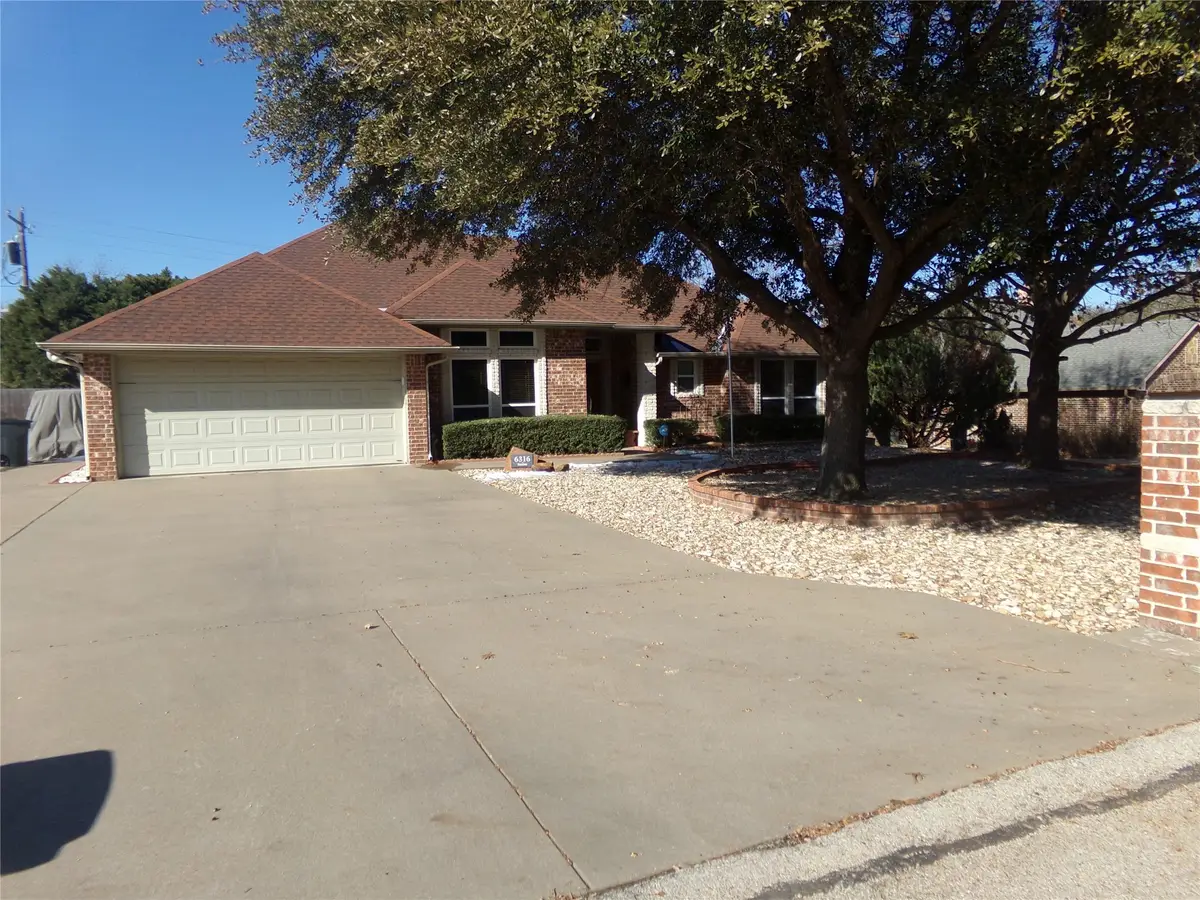 6316 Carrizo Drive, Granbury, TX 76049 - Image #1