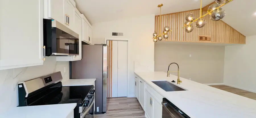 2431 Limestone Drive, Arlington, TX 76014 - Image #3