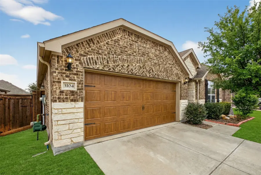 3104 Treyburn Lane, Mansfield, TX 76084 - Image #2