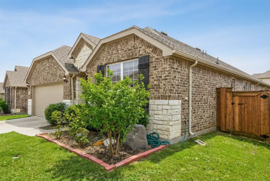 3104 Treyburn Lane, Mansfield, TX 76084 - Image #3