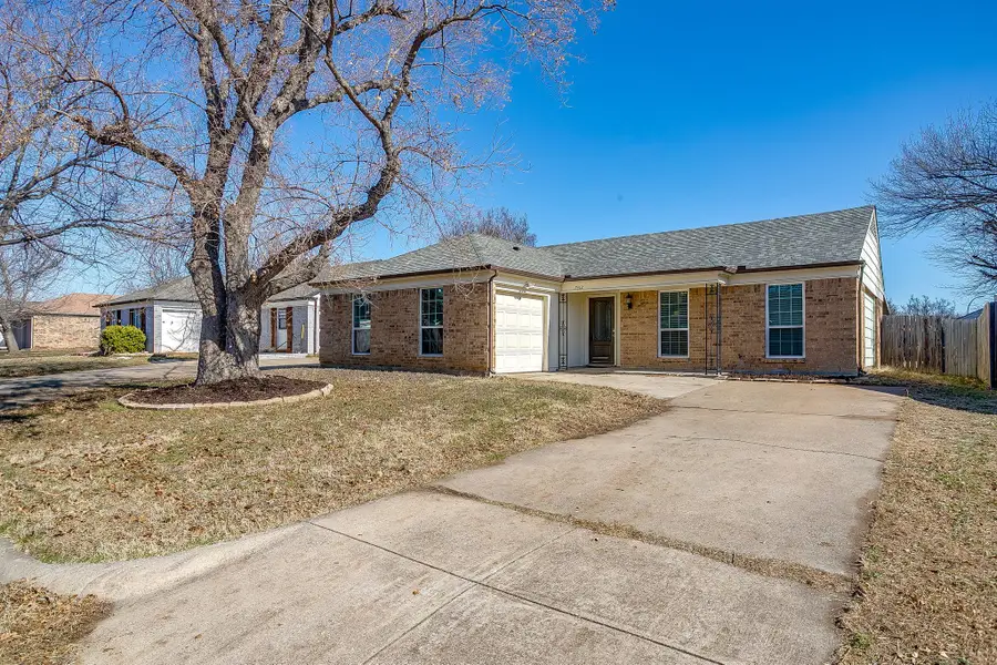 7312 Strawberry Way, Fort Worth, TX 76137 - Image #2