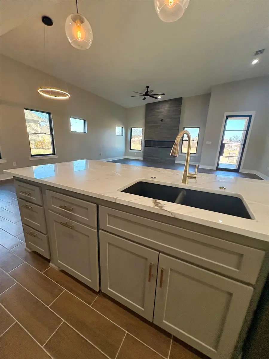 2713 Stone Briar Drive, Mount Pleasant, TX 75455 - Image #2