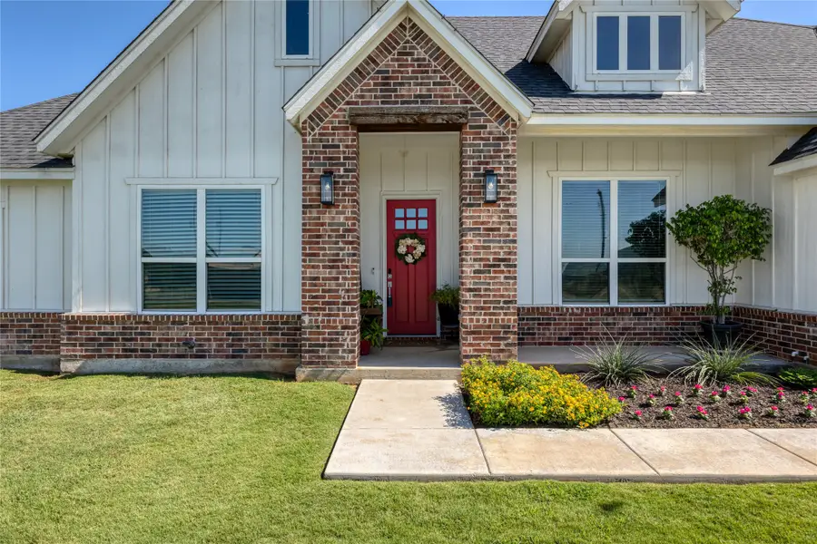 152 Katy Ranch Drive, Weatherford, TX 76085 - Image #2