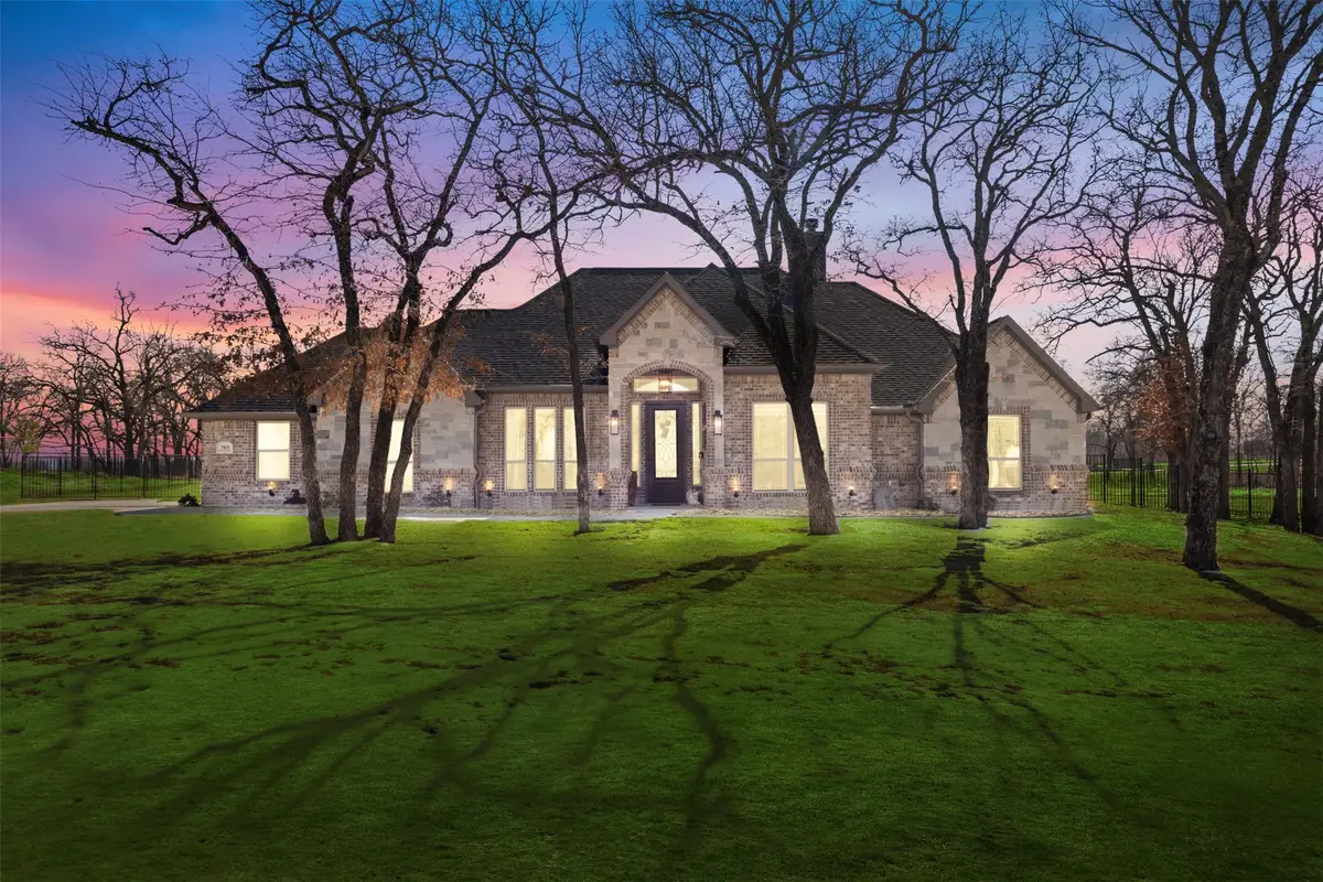 703 Winkler Way, Springtown, TX 76082 - Image #1