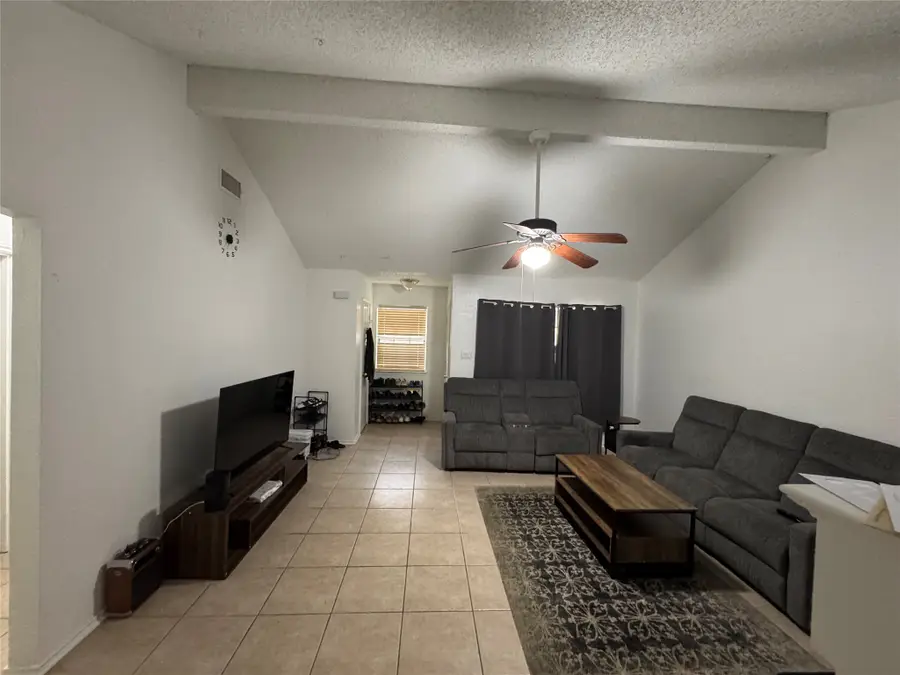 2916 Kathleen Lane, Euless, TX 76039 - Image #2