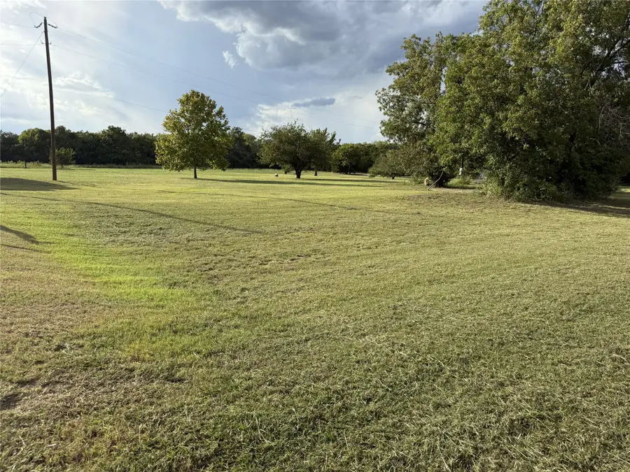 124 W Cherry Drive, Azle, TX 76020 - #2