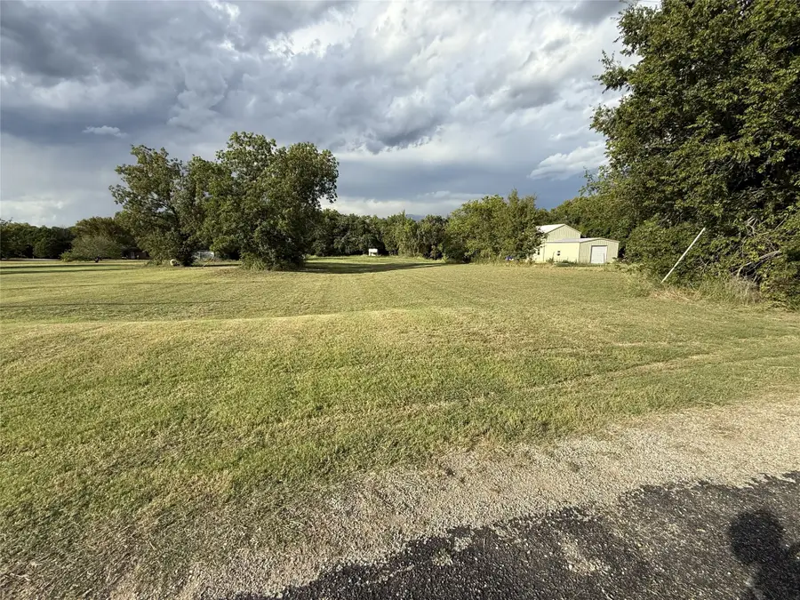 124 W Cherry Drive, Azle, TX 76020 - #3