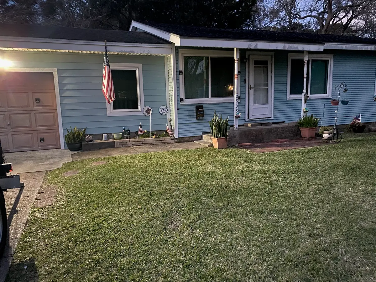 2508 N Houston Drive, La Marque, TX 77568 - #1