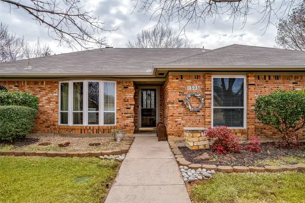 1508 Woodvale Drive, Bedford, TX 76021