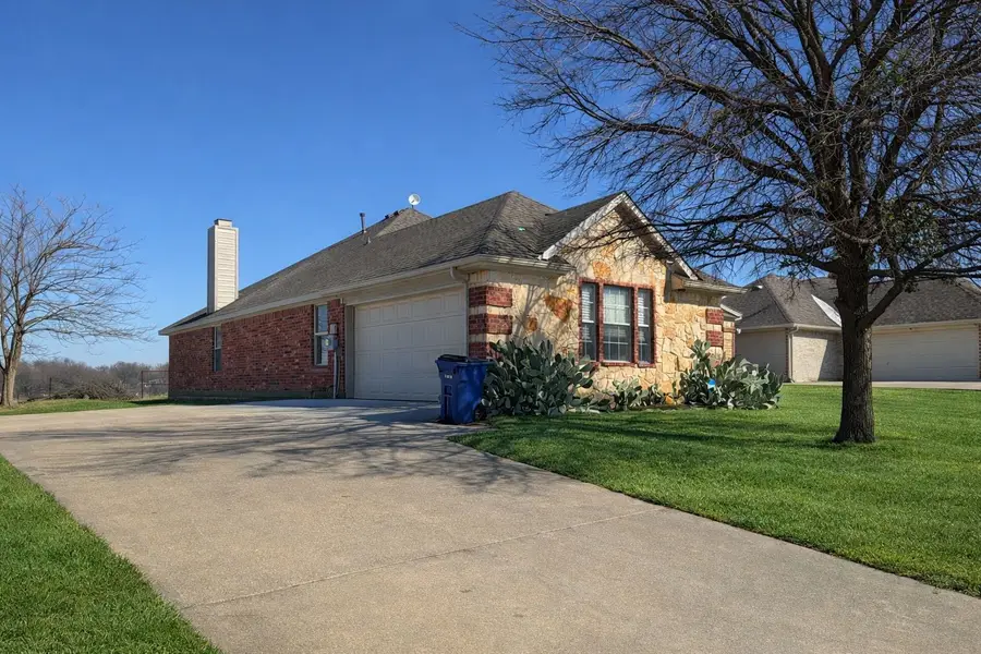 420 Woodlawn Street, Krum, TX 76249 - #3