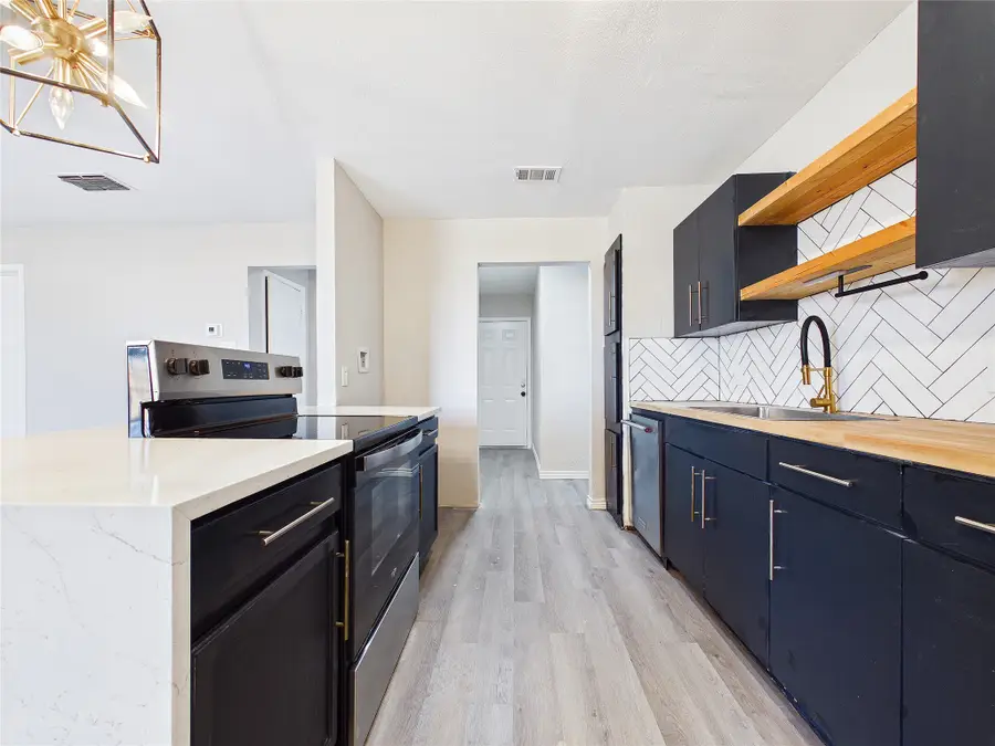 5701 Denise Drive, Haltom City, TX 76148 - #2