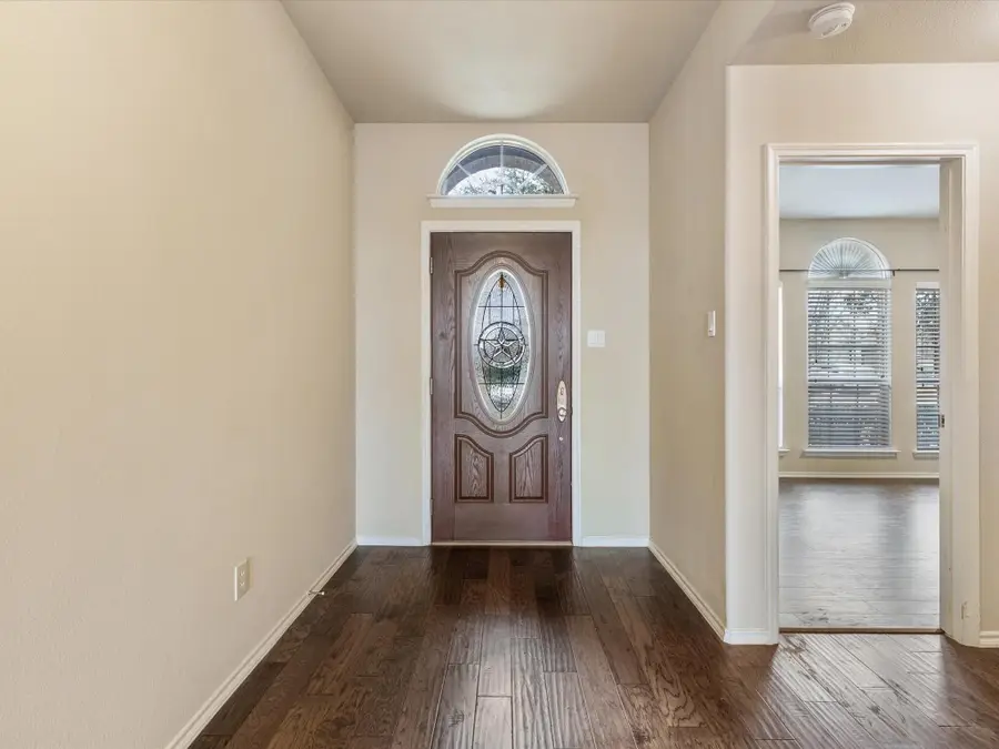 115 Holly Street, Waxahachie, TX 75165 - Image #2