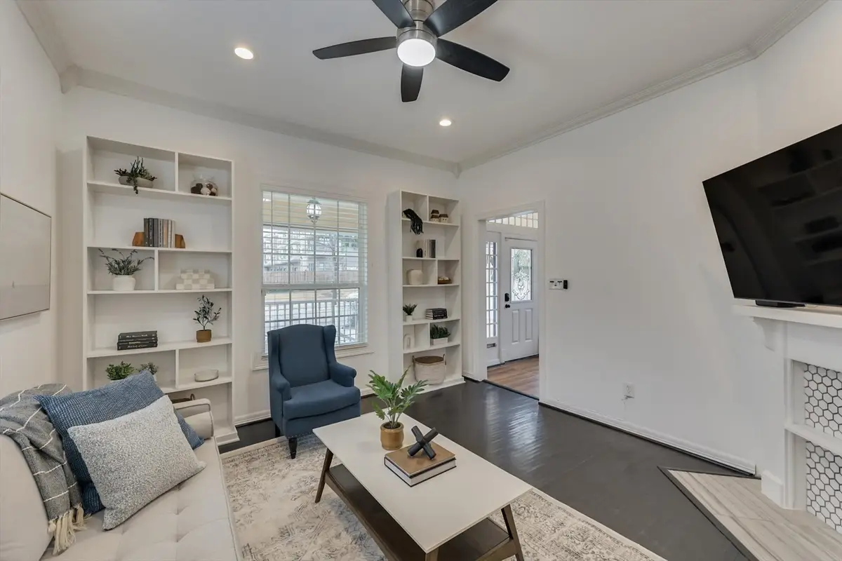 909 Elsbeth Street, Dallas, TX 75208 - Image #1