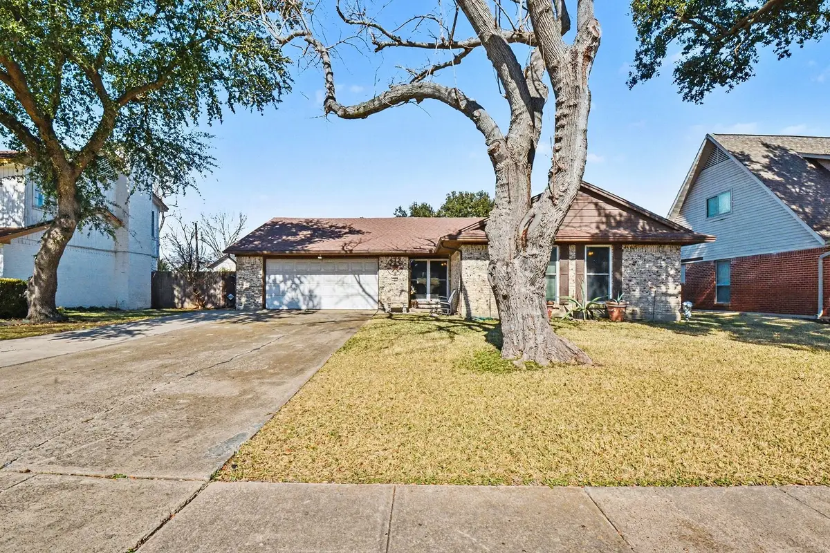 13057 Glenside Drive, Farmers Branch, TX 75234 - Image #1