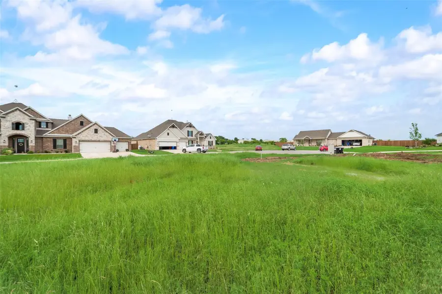 5258 Albert Court, Krum, TX 76249 - Image #2